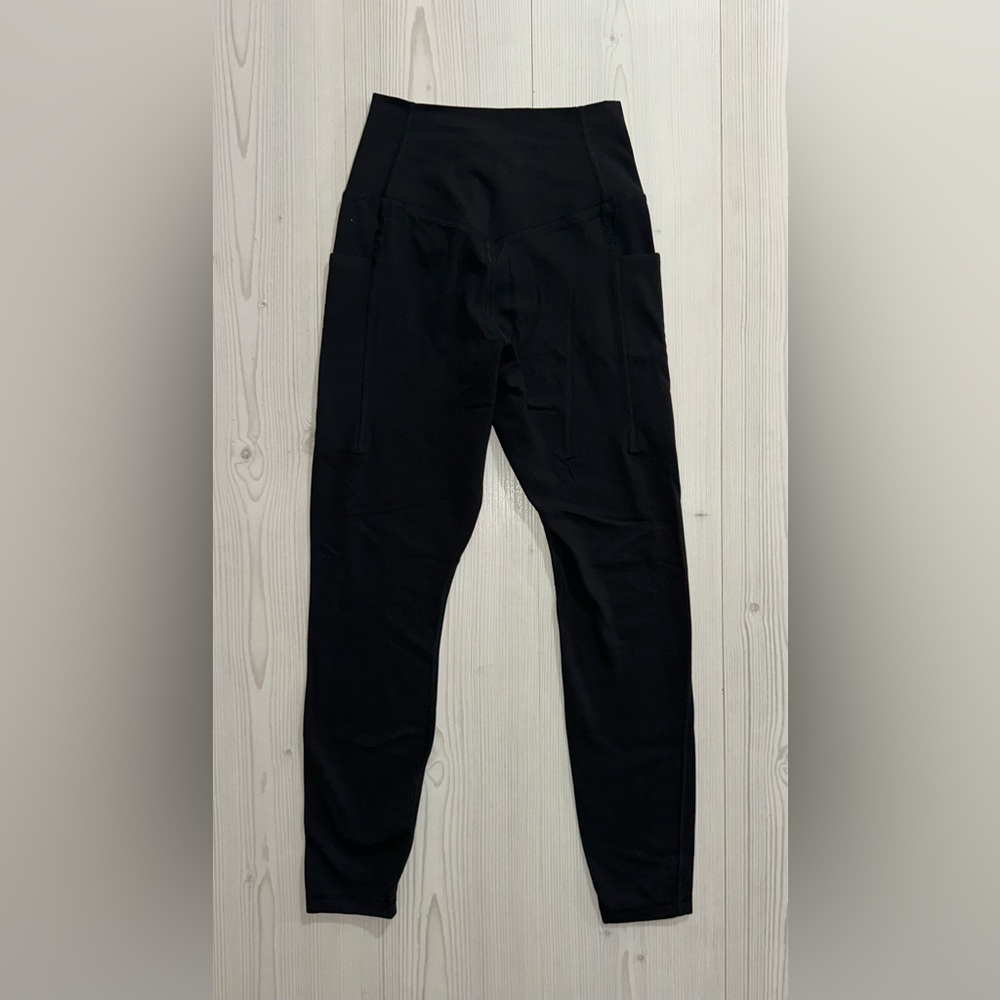 High-Waisted Black Leggings - Picture 6 of 6